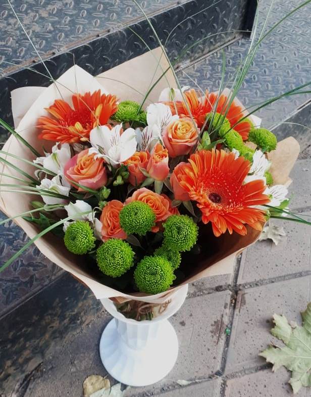 Букет цветов из: Герберы, Хризантемы, Альстромерии и Розы в Вуктыле