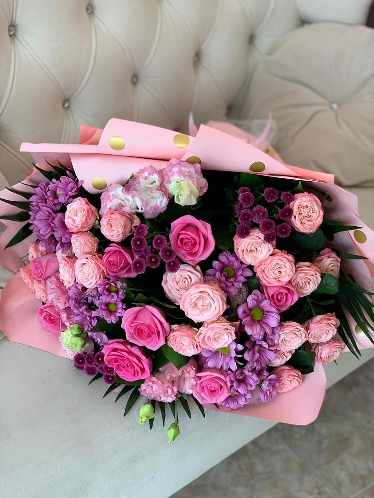 Букет цветов из: Хризантемы, Розы и Лизиантусы в Вуктыле