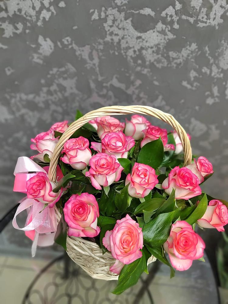 Цветочная композиция из Розы в корзине в Вуктыле