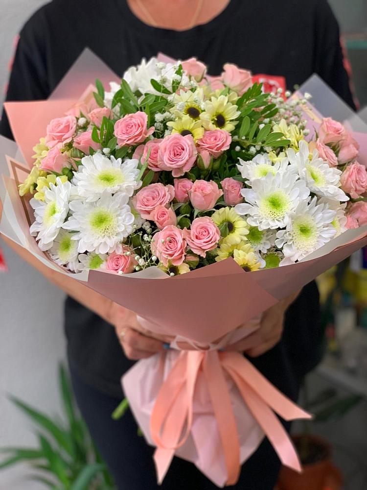 Букет цветов из: Розы и Хризантемы в Вуктыле