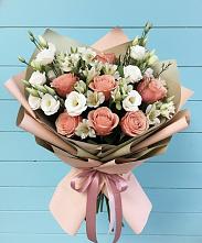 Букет цветов из:  Розы, Альстромерии и Лизиантусы в Вуктыле