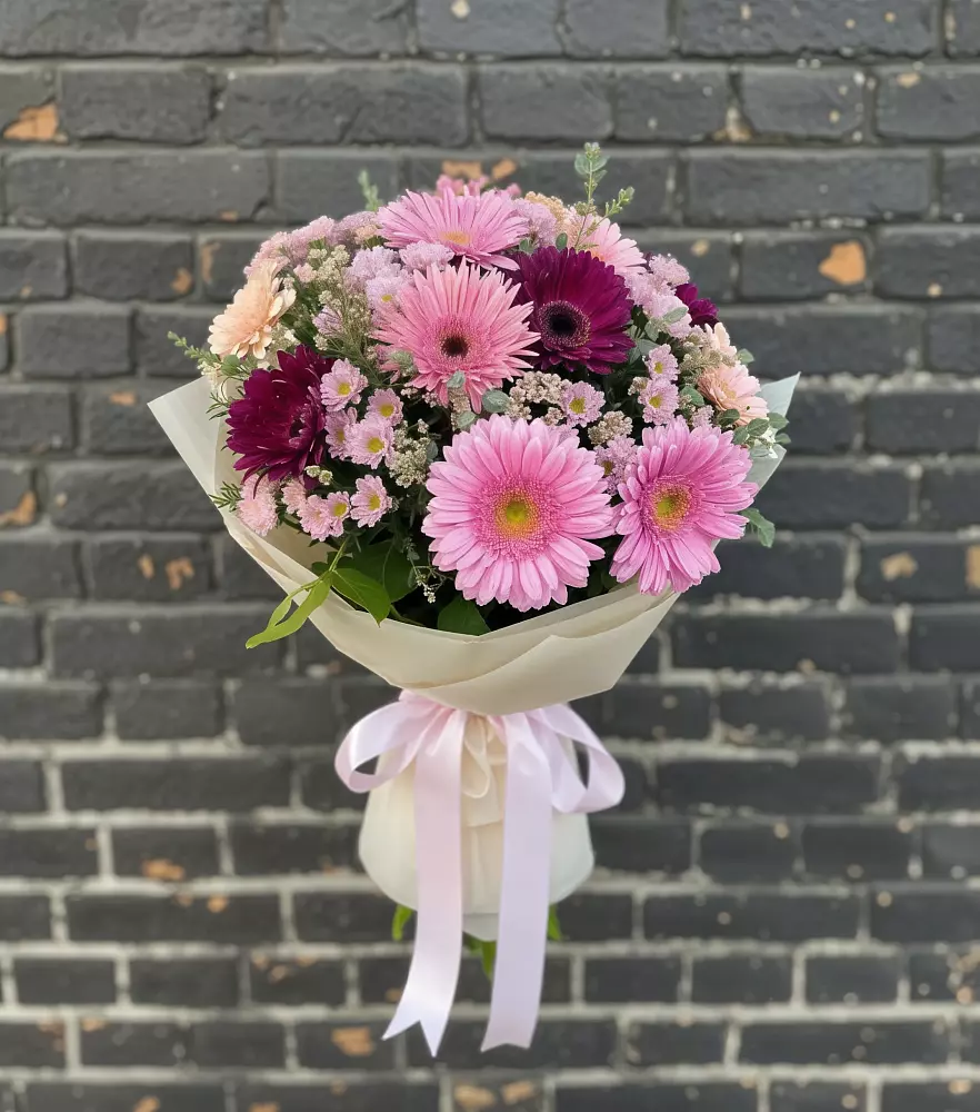 Букет цветов из: Герберы и Хризантемы в Вуктыле