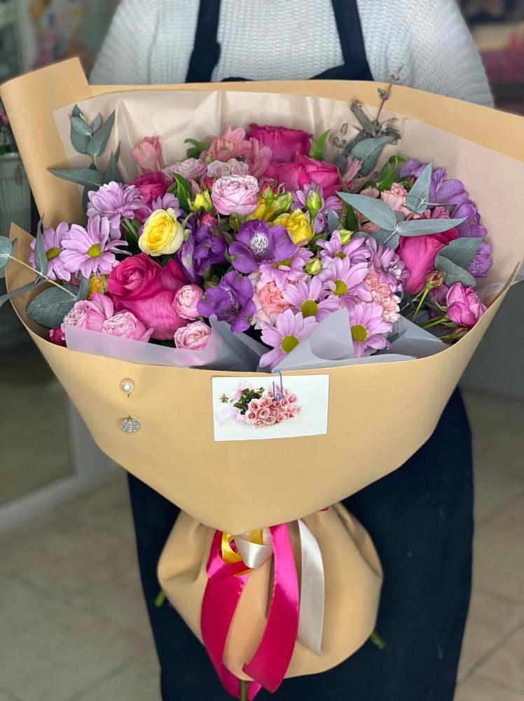 Букет цветов из: Хризантемы, Гвоздики и Альстромерии в Вуктыле