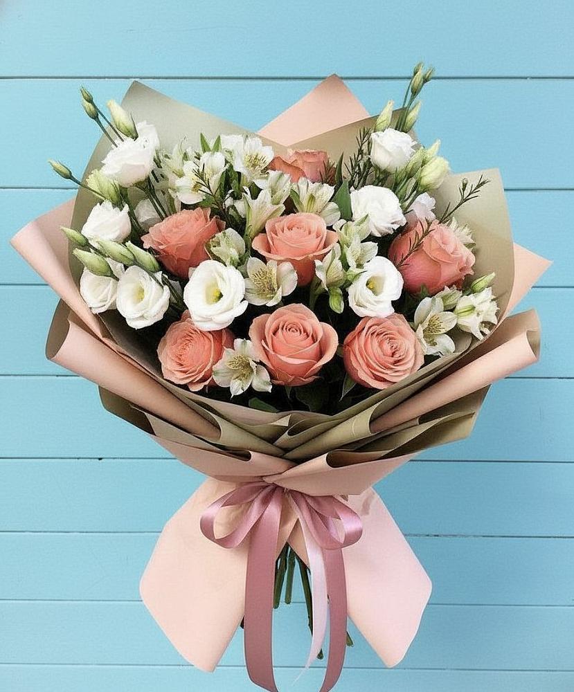 Букет цветов из: Розы, Альстромерии и Лизиантусы в Вуктыле