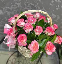 Цветочная композиция из Розы в корзине в Вуктыле