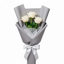 Букет 3 белые розы в Вуктыле