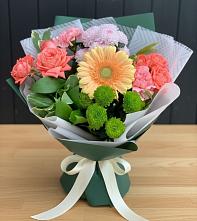 Букет цветов из:  Гвоздики, Розы, Герберы и Хризантемы в Вуктыле