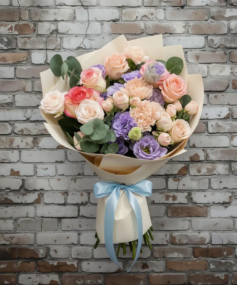 Букет цветов из: Розы, Лизиантусы и Гвоздики в Вуктыле