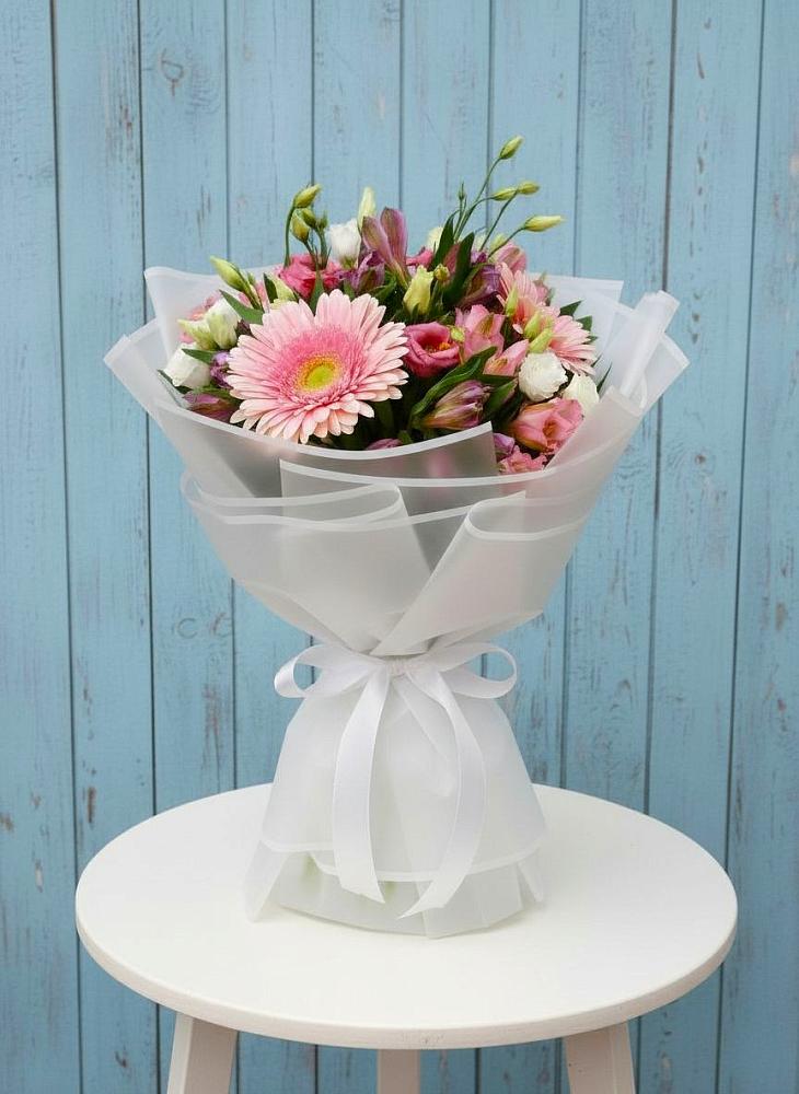 Букет цветов из: Герберы, Альстромерии и Лизиантусы в Вуктыле