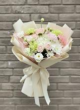Букет цветов из:  Гвоздики, Розы, Лизиантусы и Хризантемы в Вуктыле