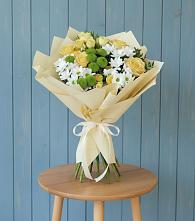 Букет цветов из:  Хризантемы и Розы в Вуктыле