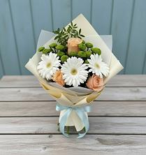 Букет цветов из:  Герберы, Розы и Хризантемы в Вуктыле