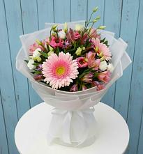 Букет цветов из:  Герберы, Альстромерии и Лизиантусы в Вуктыле