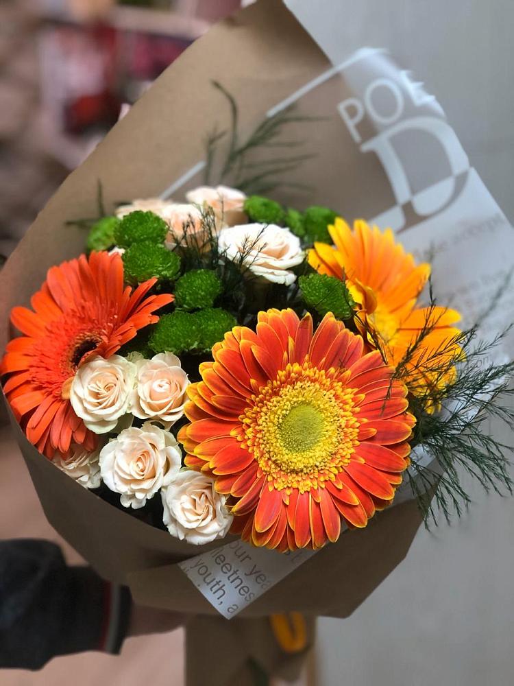 Букет цветов из: Герберы, Хризантемы и Розы в Вуктыле