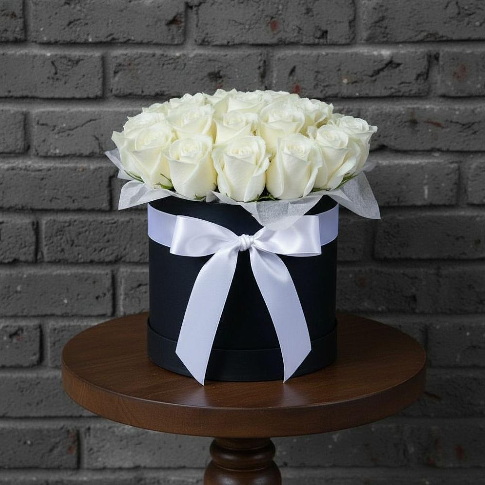 Цветочная композиция из Розы в шляпной коробке в Вуктыле