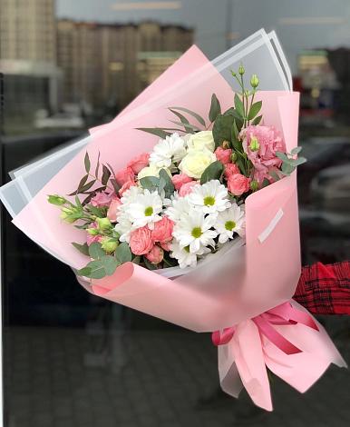 Букет цветов из: Розы, Лизиантусы и Хризантемы в Вуктыле