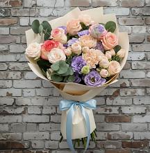 Букет цветов из:  Розы, Лизиантусы и Гвоздики #REPLACE_PRED# Вуктыле