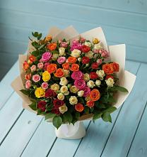 Букет Микс из разноцветных кустовых роз в Вуктыле